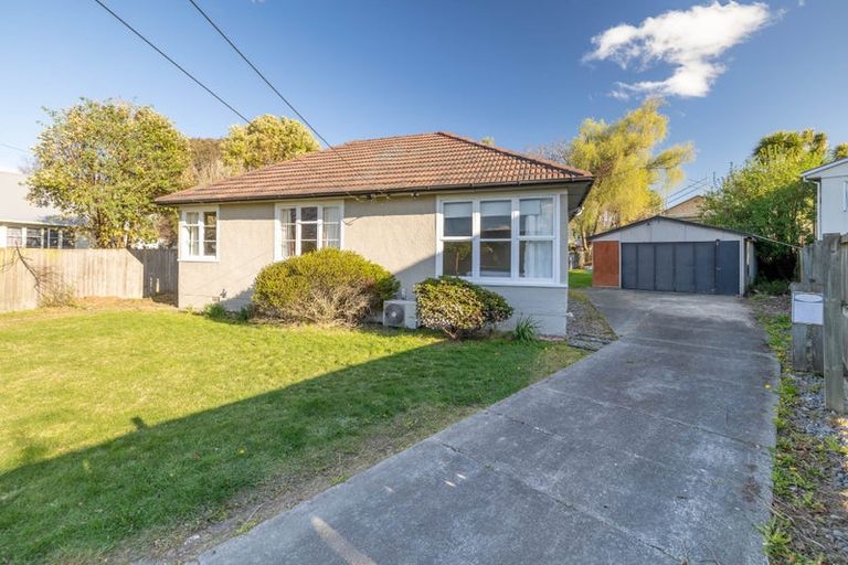 Photo of property in 5 Lyall Place, Bryndwr, Christchurch, 8053