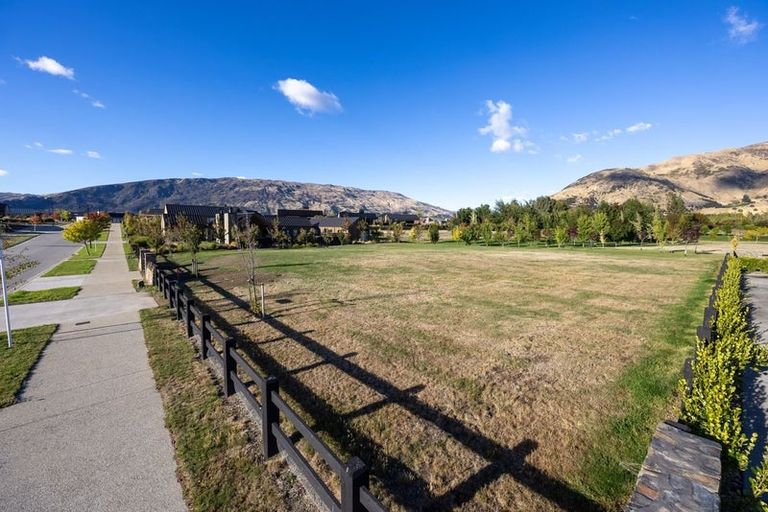 Photo of property in 12 Deans Drive, Wanaka, 9305