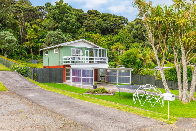 Photo of property in 49 Foster Avenue, Huia, Auckland, 0604