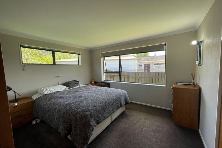 Photo of property in 79 Riversdale Drive, Merrilands, New Plymouth, 4312