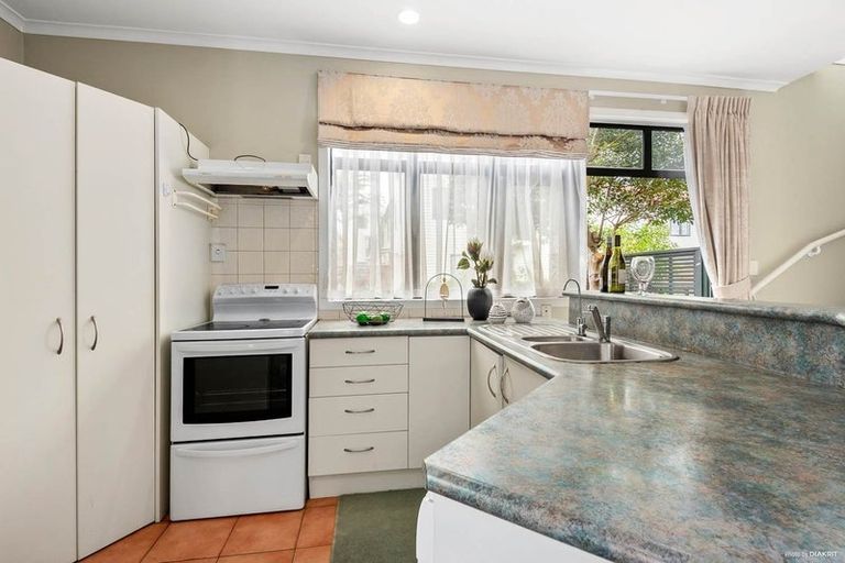 Photo of property in Tuscany Towers, 11/1 Ambrico Place, New Lynn, Auckland, 0600