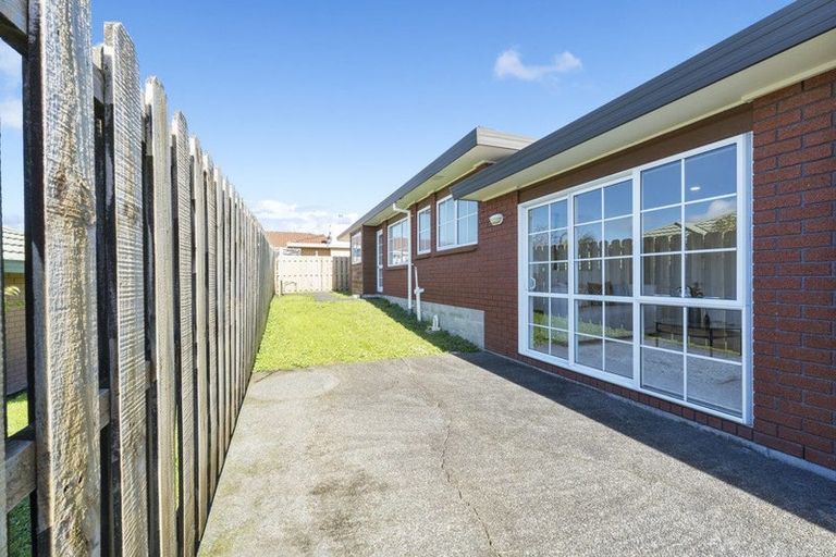 Photo of property in 2 Diana Place, Ranui, Auckland, 0612