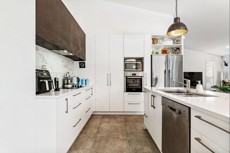 Photo of property in 6 Trevally Place, Snells Beach, 0920