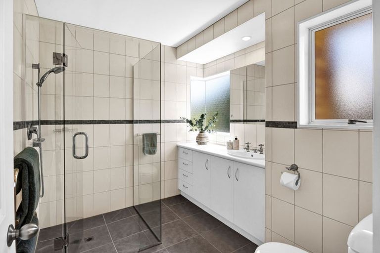 Photo of property in 362 Mangorei Road, Merrilands, New Plymouth, 4312