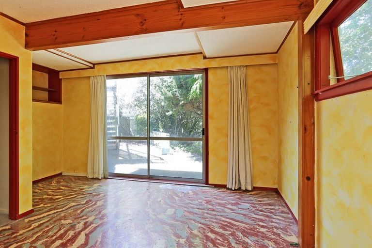 Photo of property in 2 Convent Road, Bluff Hill, Napier, 4110