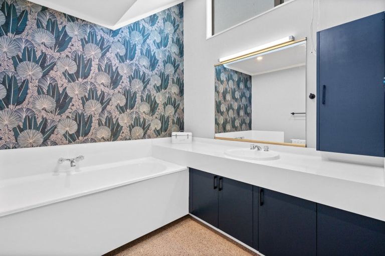 Photo of property in 1 Hamilton Avenue, Winton, 9720