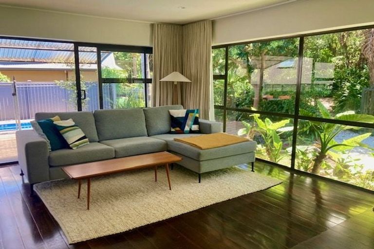 Photo of property in 1/37 Wolsley Avenue, Milford, Auckland, 0620