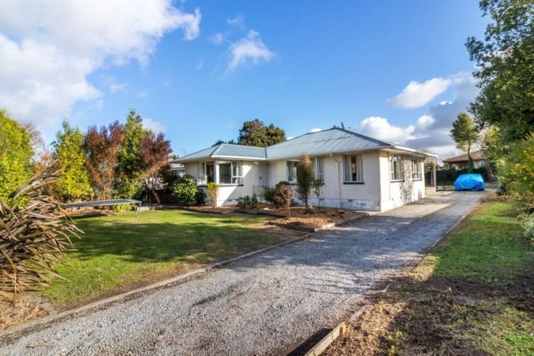 Photo of property in 7 Pinehurst Crescent, Russley, Christchurch, 8042