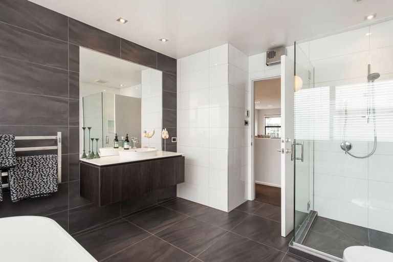 Photo of property in 2 Roa Road, Fendalton, Christchurch, 8041