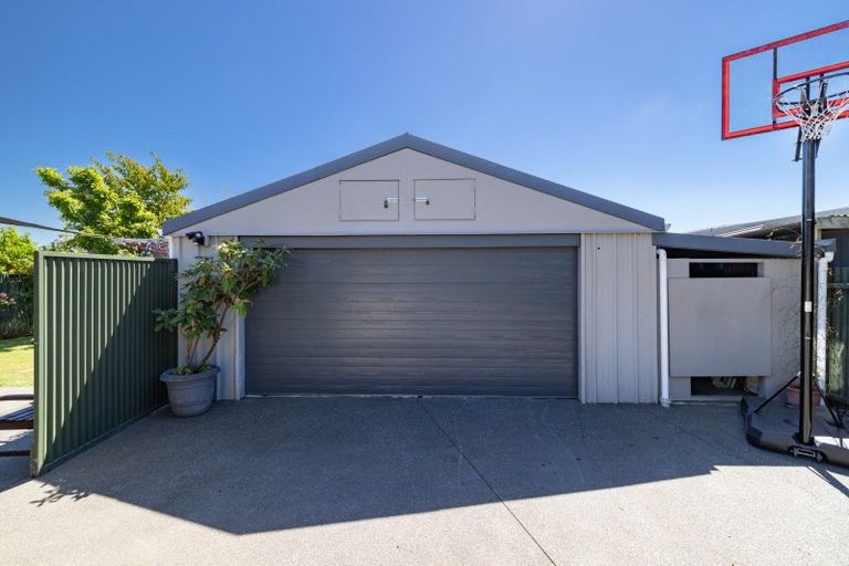 Photo of property in 105 Lowry Avenue, Redwood, Christchurch, 8051