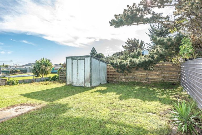 Photo of property in 21 Manuka Street, Castlecliff, Whanganui, 4501