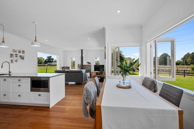 Photo of property in 13 Trotting Course Drive, Kumeu, 0891