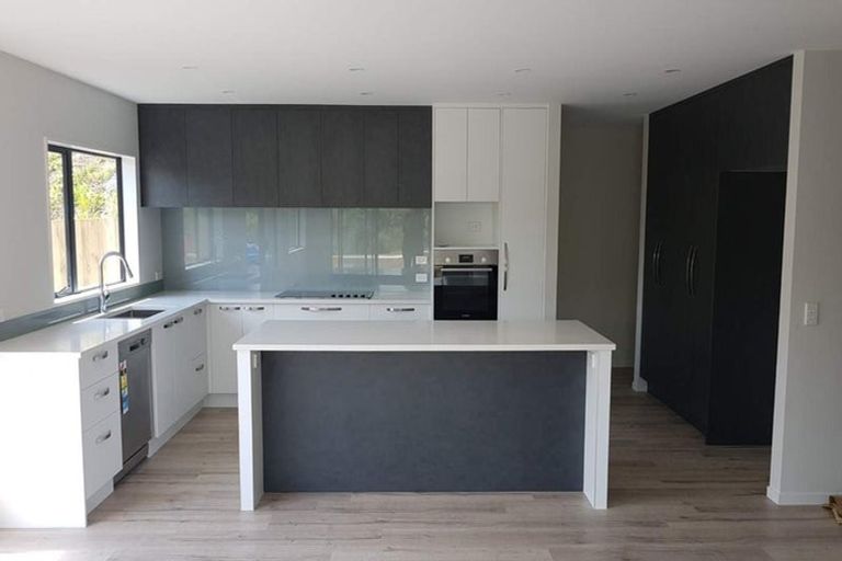 Photo of property in 115 Karepiro Drive, Stanmore Bay, Whangaparaoa, 0932