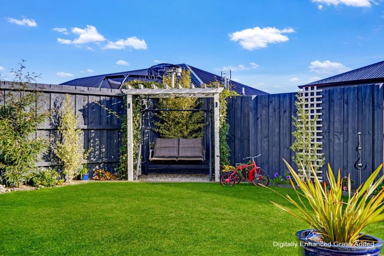 Photo of property in 35 Larissa Road, Halswell, Christchurch, 8025