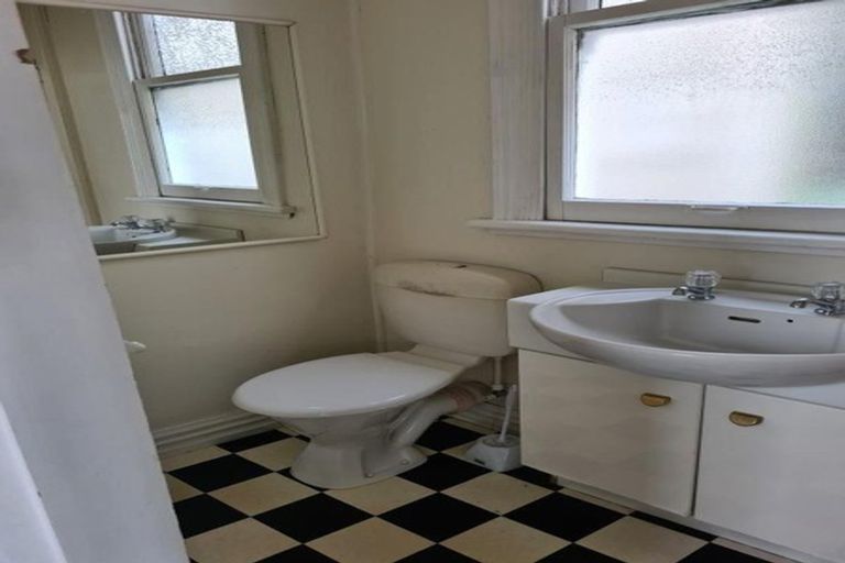 Photo of property in 13 Home Street, Mount Victoria, Wellington, 6011