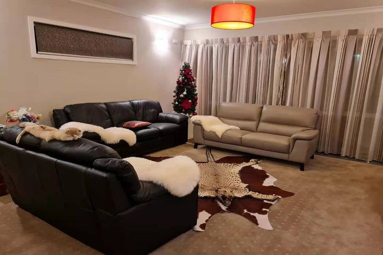 Photo of property in 2c Mckeefry Grove, Tawa, Wellington, 5028