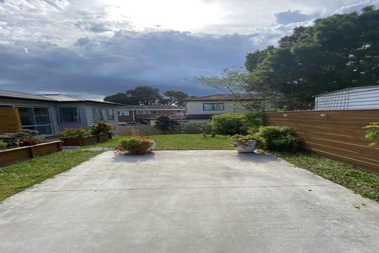 Photo of property in 17a Knightsbridge Drive, Forrest Hill, Auckland, 0620