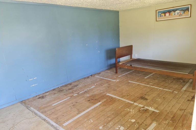 Photo of property in 32 Luff Place, Westport, 7825