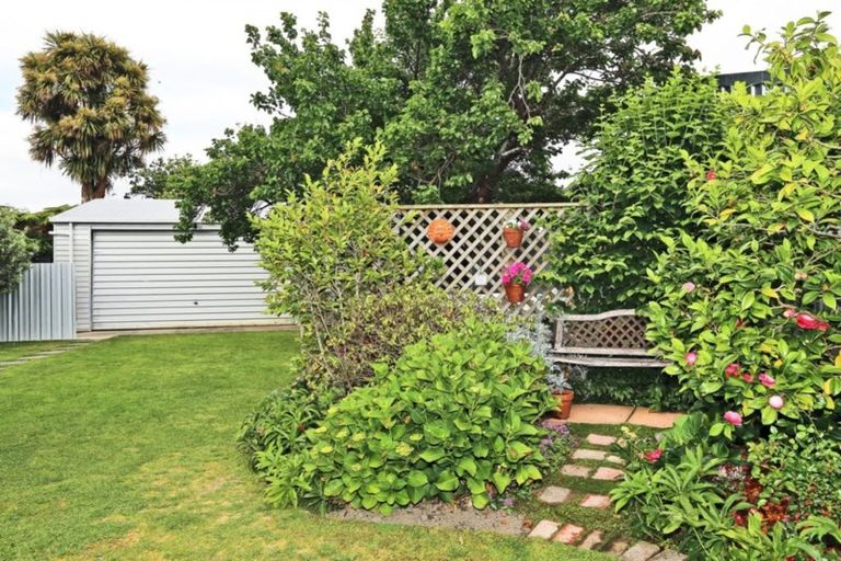 Photo of property in 229a Kenilworth Road, Mayfair, Hastings, 4122