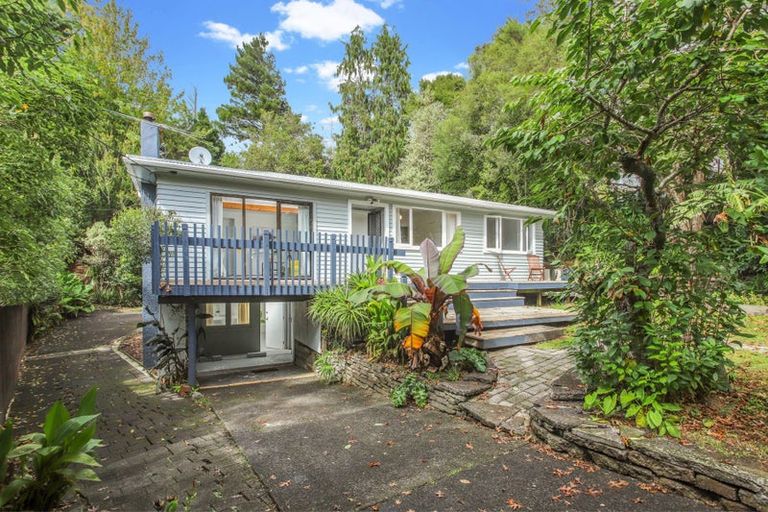 Photo of property in 54 Derwent Crescent, Titirangi, Auckland, 0604
