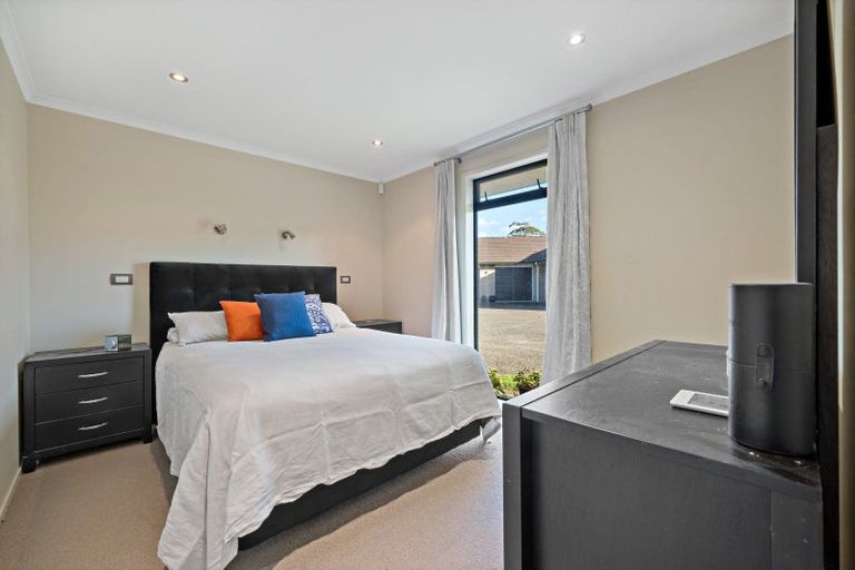 Photo of property in 69a Oraha Road, Kumeu, 0892