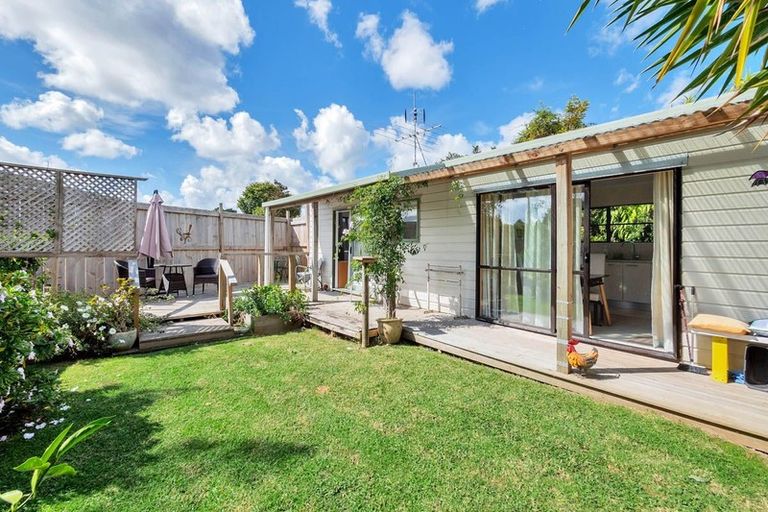 Photo of property in 38 Kashmir Road, Glen Eden, Auckland, 0602