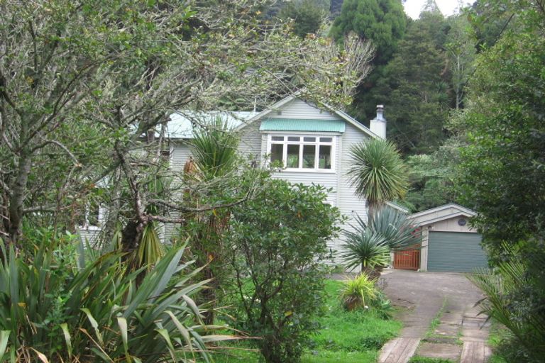 Photo of property in 16 Western Road, Laingholm, Auckland, 0604