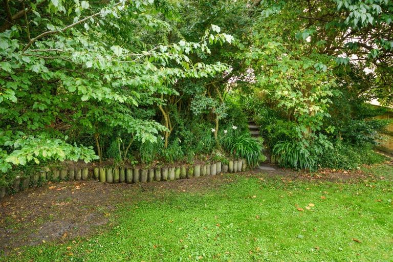 Photo of property in 35 Stewart Crescent, Hokowhitu, Palmerston North, 4410