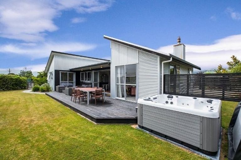 Photo of property in 22 Frye Crescent, Albert Town, Wanaka, 9305