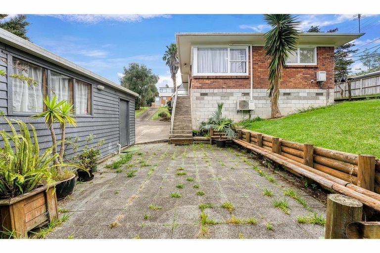 Photo of property in 2/28 Windy Ridge Road, Glenfield, Auckland, 0629