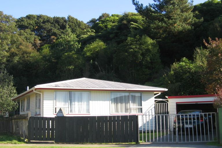 Photo of property in 9 Harold Grove, Stokes Valley, Lower Hutt, 5019