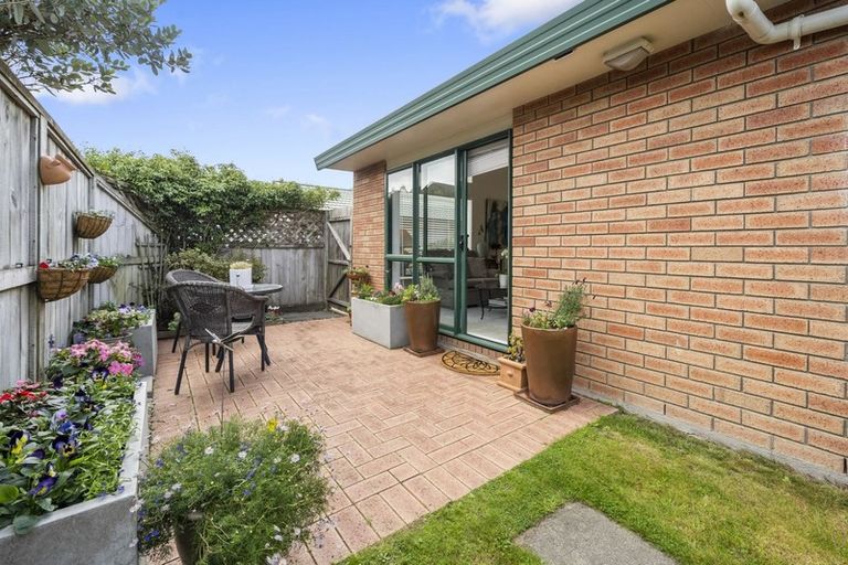 Photo of property in Miramar Villas, 21/3 Byron Street, Miramar, Wellington, 6022