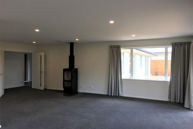 Photo of property in 3 Karen Lane, Beckenham, Christchurch, 8023