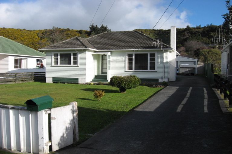 Photo of property in 11 Wainuiomata Road, Wainuiomata, Lower Hutt, 5014