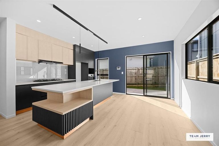 Photo of property in 339b Bucklands Beach Road, Bucklands Beach, Auckland, 2012