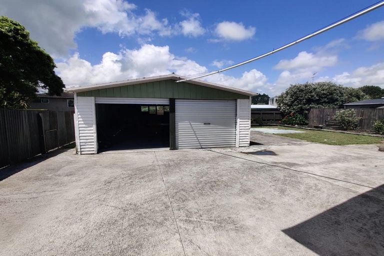 Photo of property in 18 Lipton Grove, Opaheke, Papakura, 2113