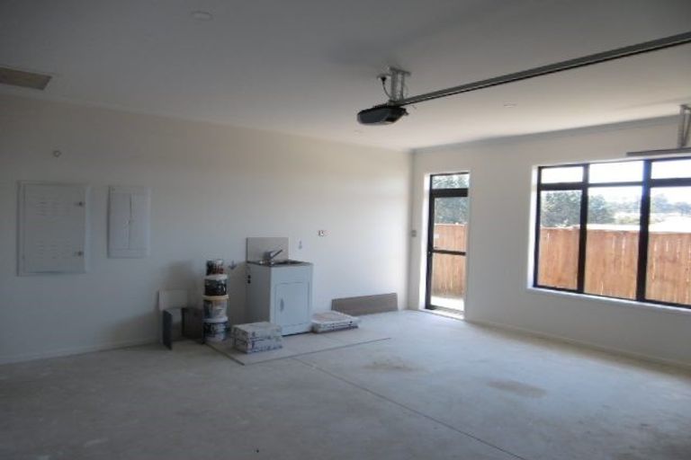 Photo of property in 6 Malbec Place, Huapai, Kumeu, 0810