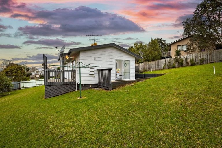 Photo of property in 24 Garton Drive, Massey, Auckland, 0614