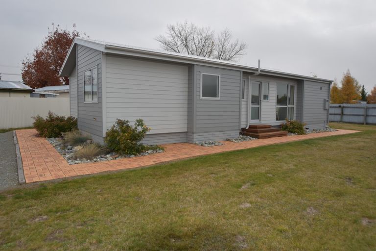 Photo of property in 84 Tekapo Drive, Twizel, 7901