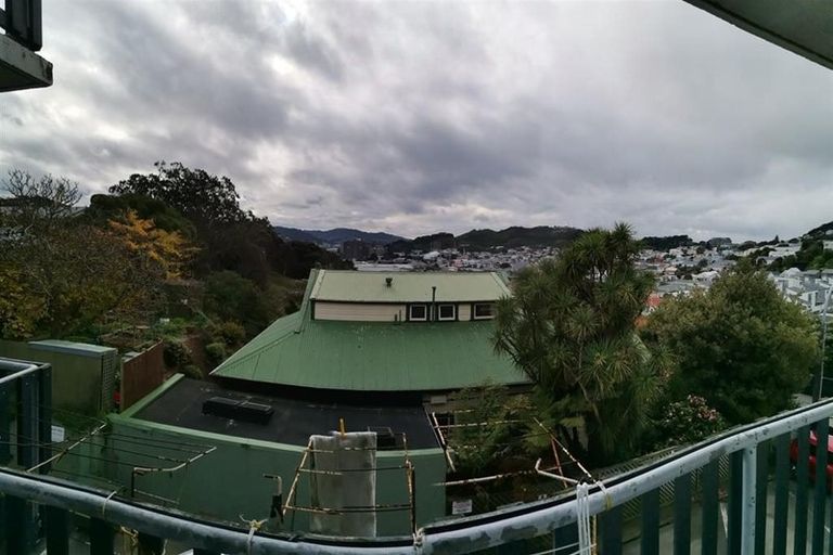 Photo of property in 8/52 Russell Terrace, Berhampore, Wellington, 6023