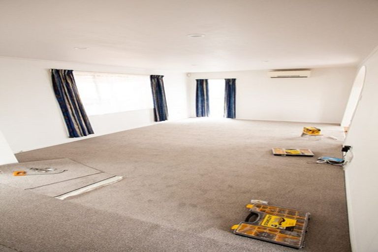 Photo of property in 59 Kemp Road, Massey, Auckland, 0614