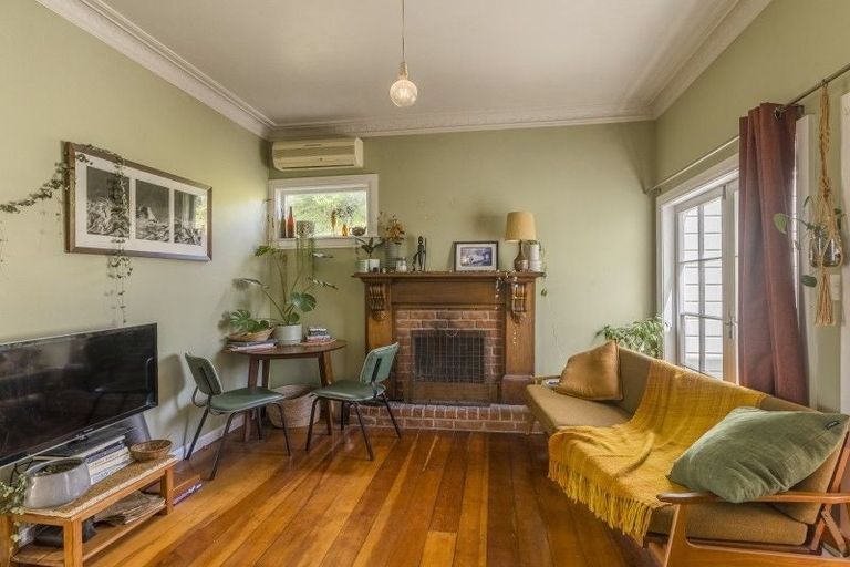 Photo of property in 69 Waimea Road, Waikanae Beach, Waikanae, 5036