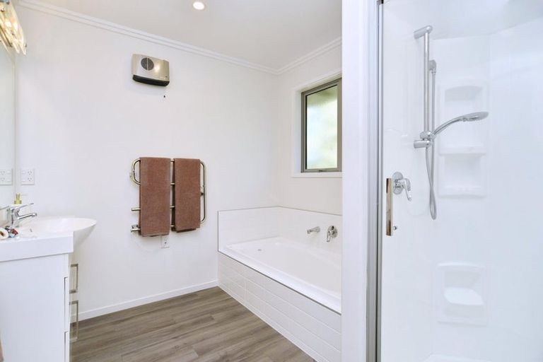 Photo of property in 4 Hurst Place, Parklands, Christchurch, 8083