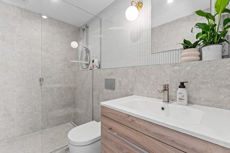 Photo of property in 45 Vipond Road, Stanmore Bay, Whangaparaoa, 0932
