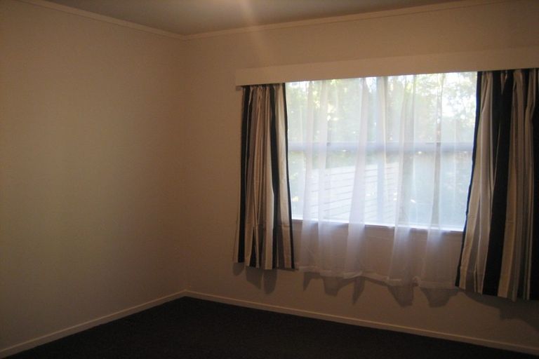 Photo of property in 1/200 Te Atatu Road, Te Atatu South, Auckland, 0610