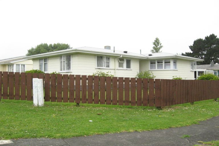 Photo of property in 41 Comet Crescent, Mangere, Auckland, 2022
