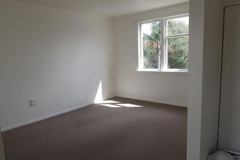 Photo of property in 1/10 Blease Street, New Lynn, Auckland, 0600