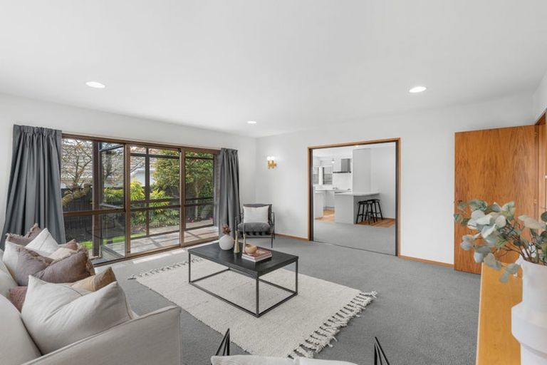 Photo of property in 6 Westgrove Avenue, Avonhead, Christchurch, 8042
