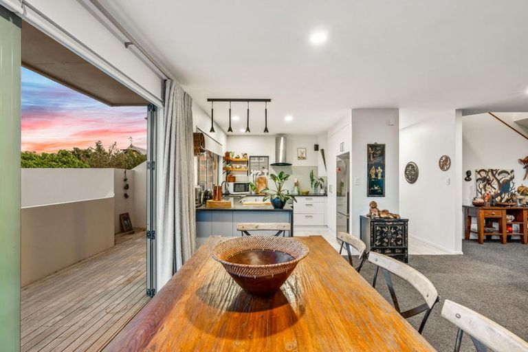 Photo of property in 87 Glengarry Road, Glen Eden, Auckland, 0602