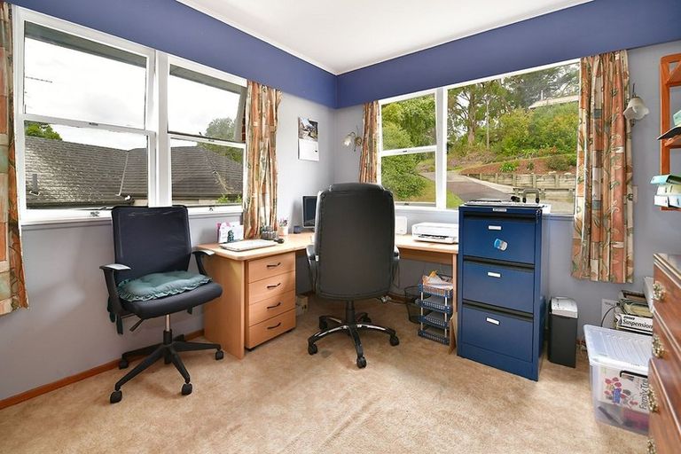 Photo of property in 14 Tawhana Crescent, Red Beach, 0932